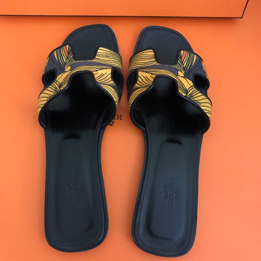HERMES Oran sandal 39
